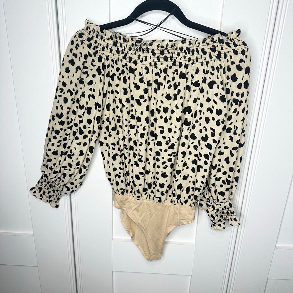 WAYF Women Ivory Bodysuit Cheetah Off Shoulder Size XS (z1)